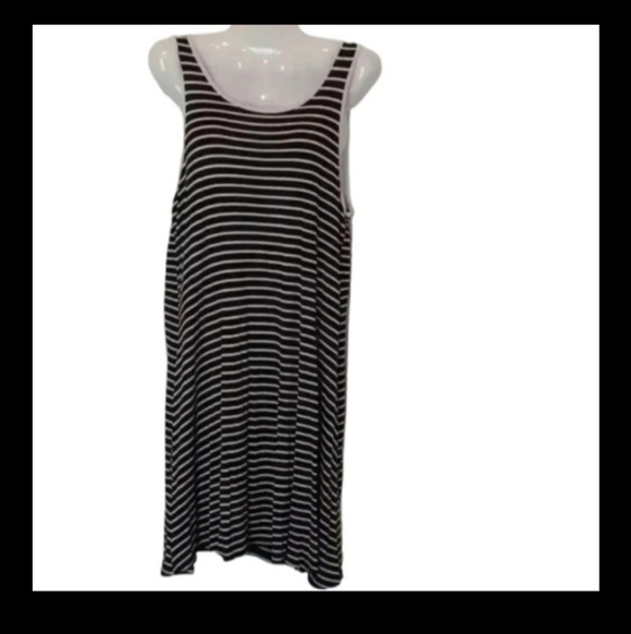 Size Small Preloved Women's Clothing Box (2) - Picture 9 of 14